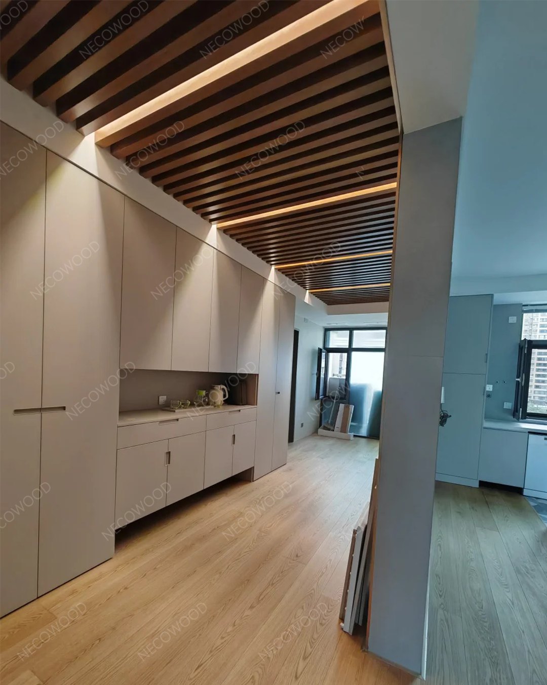 NECOWOOD voltooit real-world WPC-plafondproject in Miami: 8 maanden, 85% luchtvochtigheid, geen onderhoud