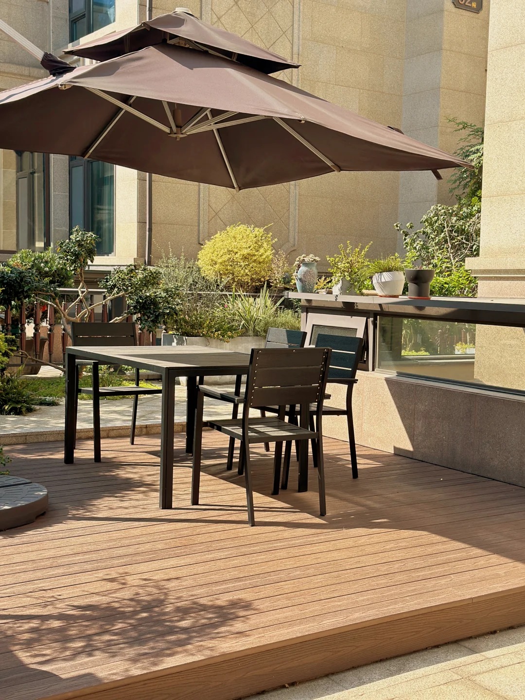 WPC-wandpanelen in hotels, luchthavens, scholen en gezondheidszorg: commerciële materiaaltrends voor 2026