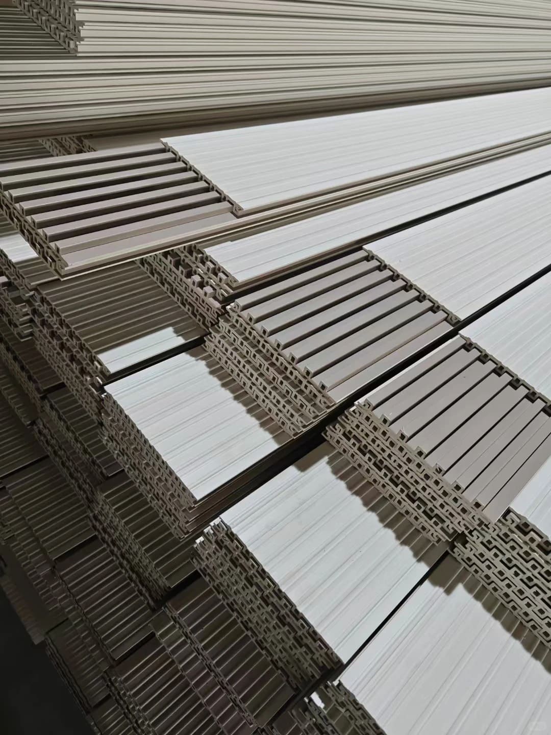 Necowood op maat gemaakte WPC-wandpanelen - aangepaste kleuren, texturen en maten voor ontwerpers