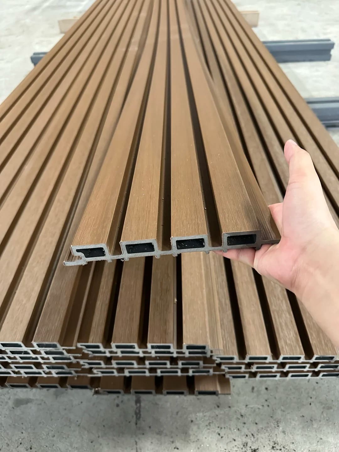 Co-extrusietechnologie nu standaard in meer dan 60% van de nieuwe WPC-wandpanelen