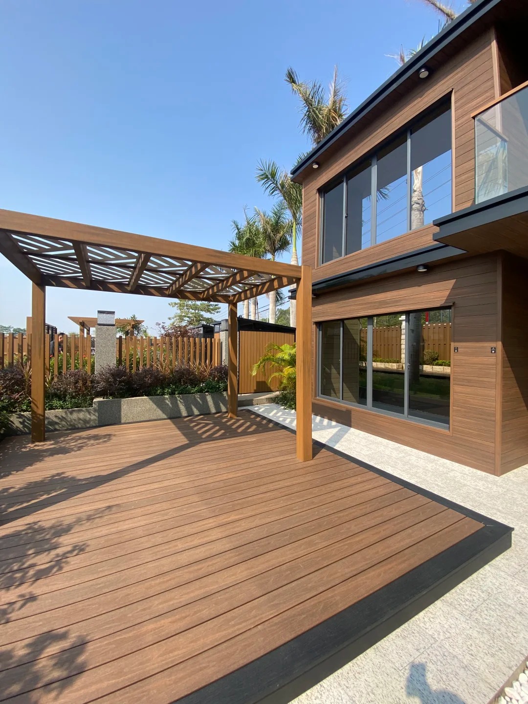 Wat maakt NECOWOOD WPC-panelen perfect voor moderne buitenmuurbekleding?